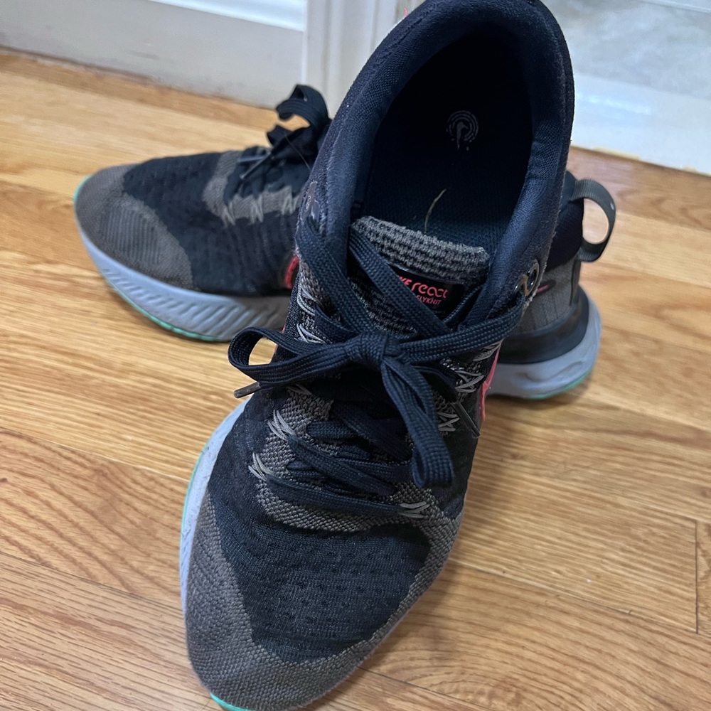Nike men’s sneakers